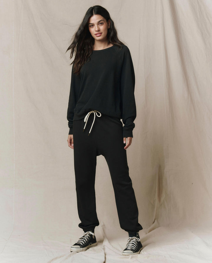 THE GREAT. The College Sweatshirt in Almost Black