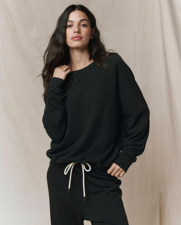THE GREAT. The College Sweatshirt in Almost Black