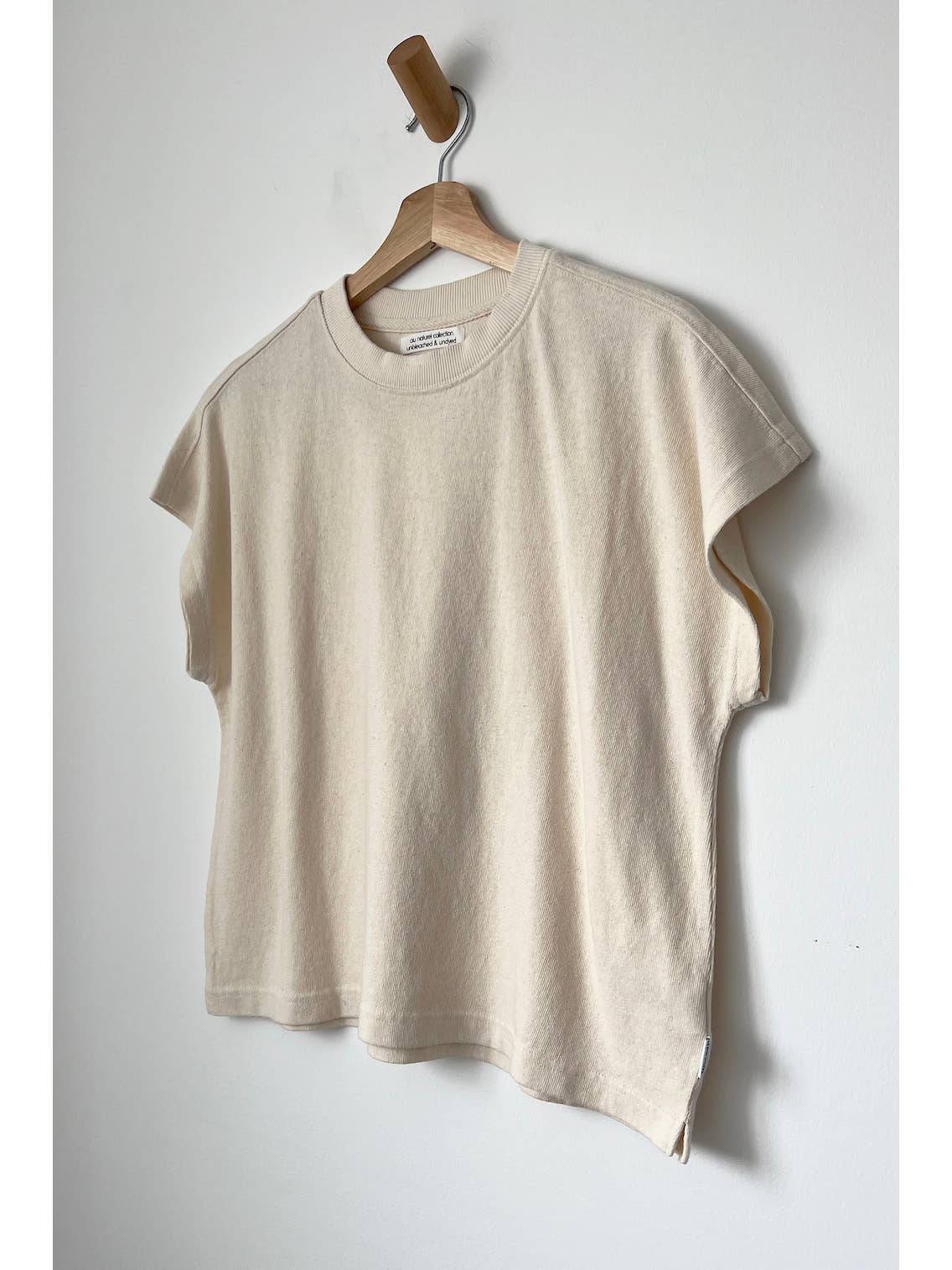 Le Bon Shoppe Jeanne Tee in Naturel