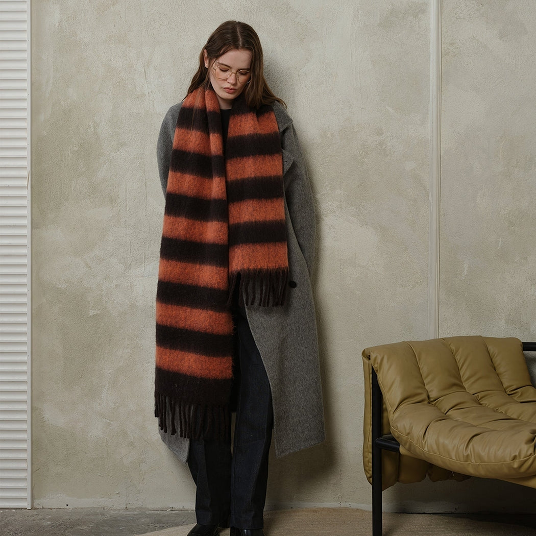 Dipped Shop Striped Color Block Thick Tassel Warm Scarf in Black/Red