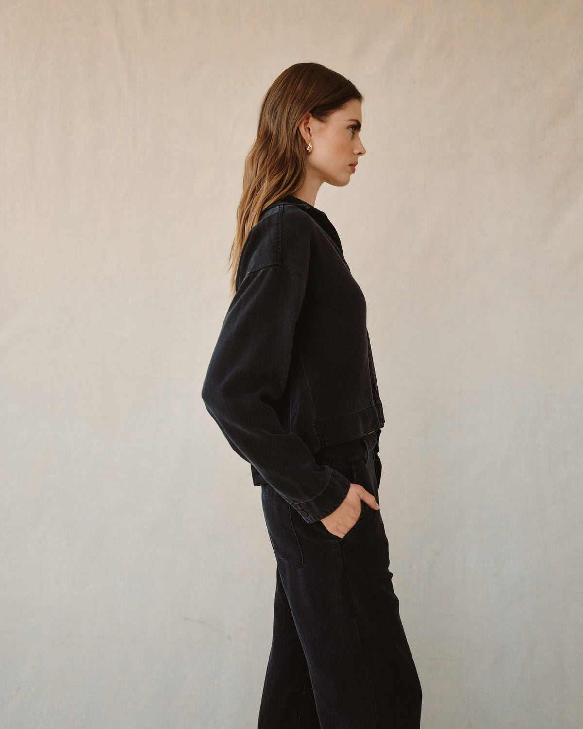 Bella Dahl Crop Pocket Button Down in Black