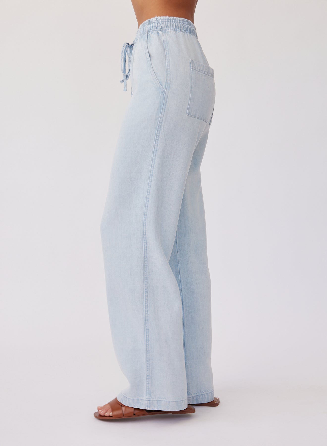 Bella Dahl Drawstring Pant in Oasis Spray Wash