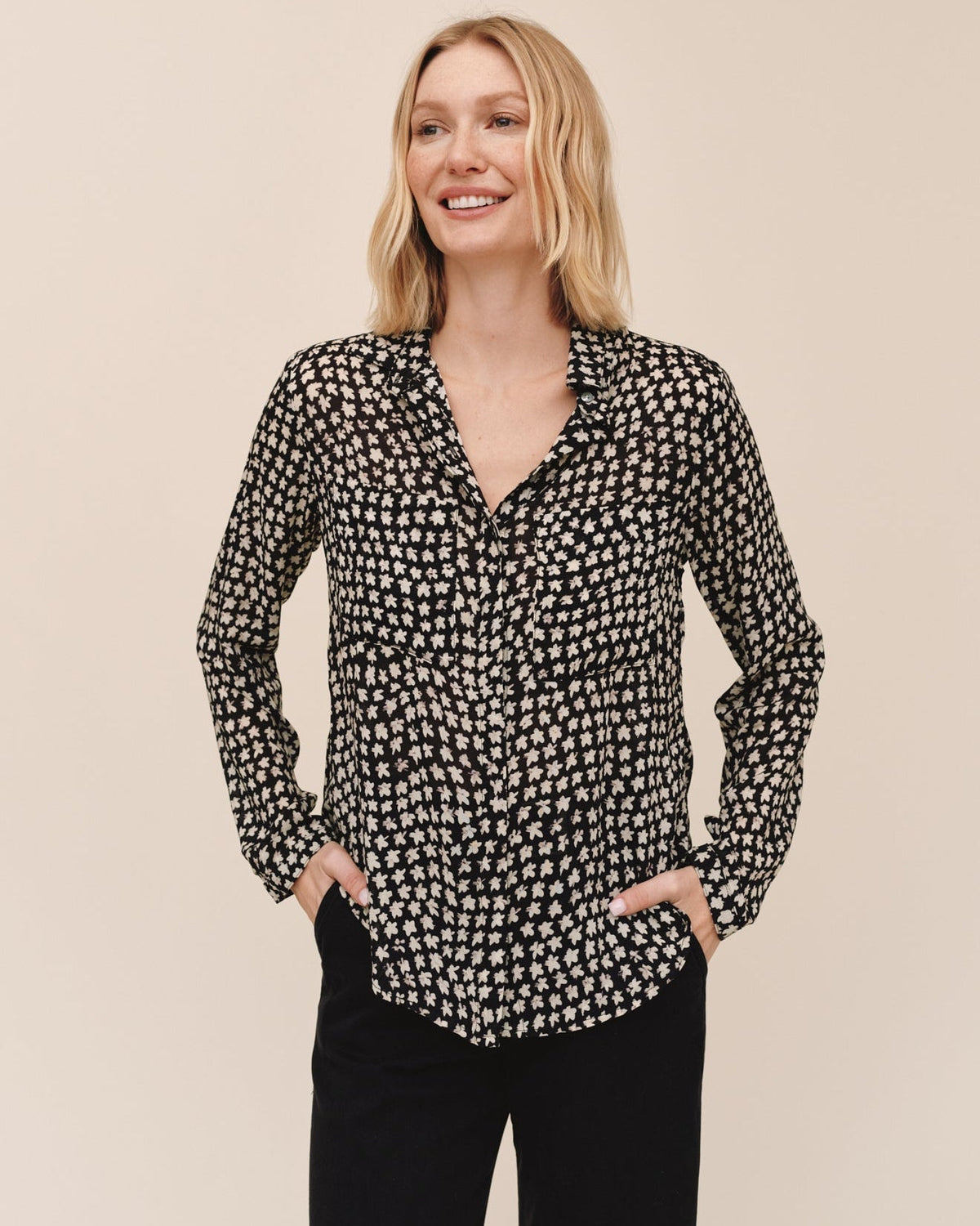 Bella Dahl Full Button Down Hipster Shirt in Sketched Stars Print