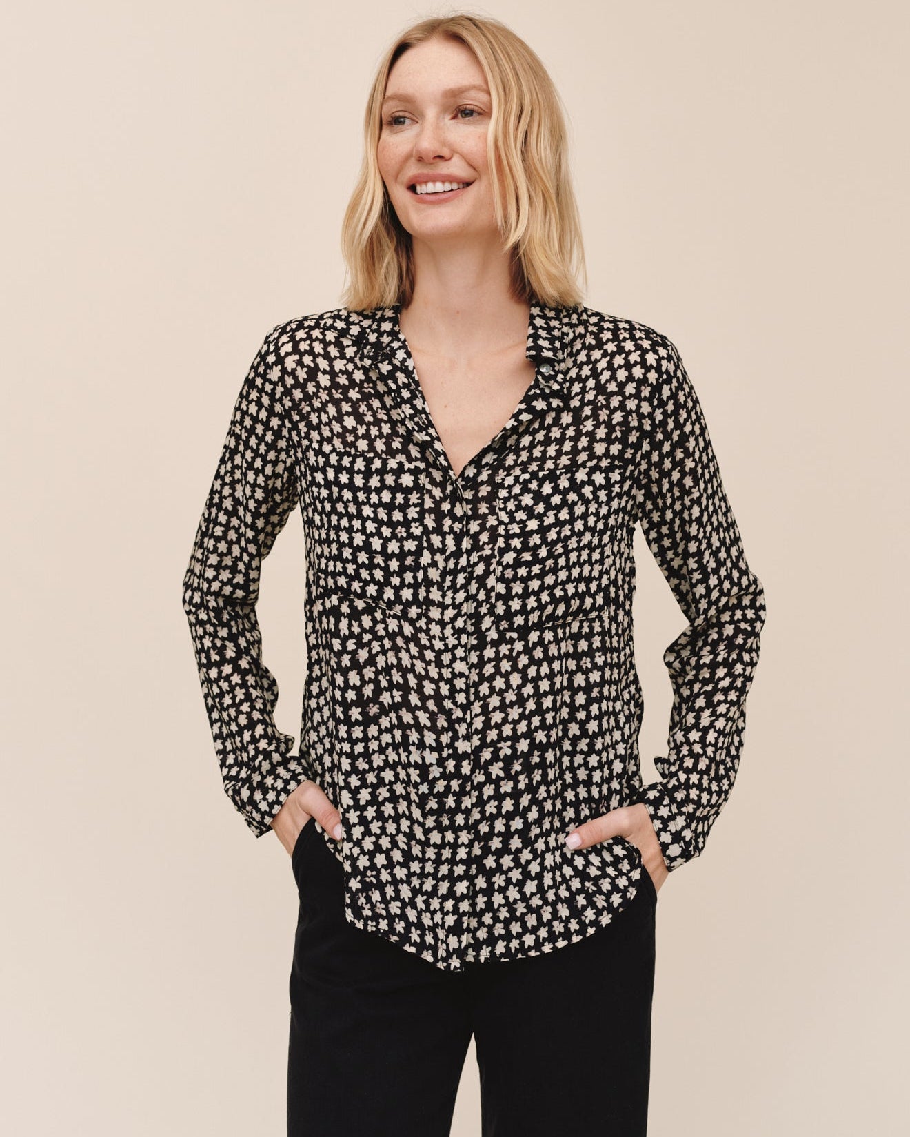 Bella Dahl Full Button Down Hipster Shirt in Sketched Stars Print