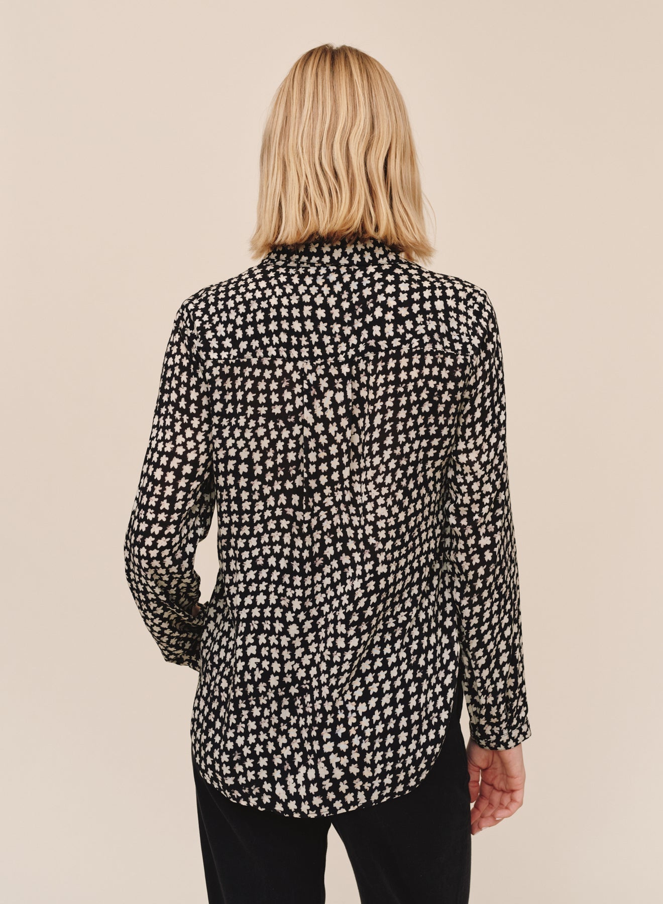 Bella Dahl Full Button Down Hipster Shirt in Sketched Stars Print