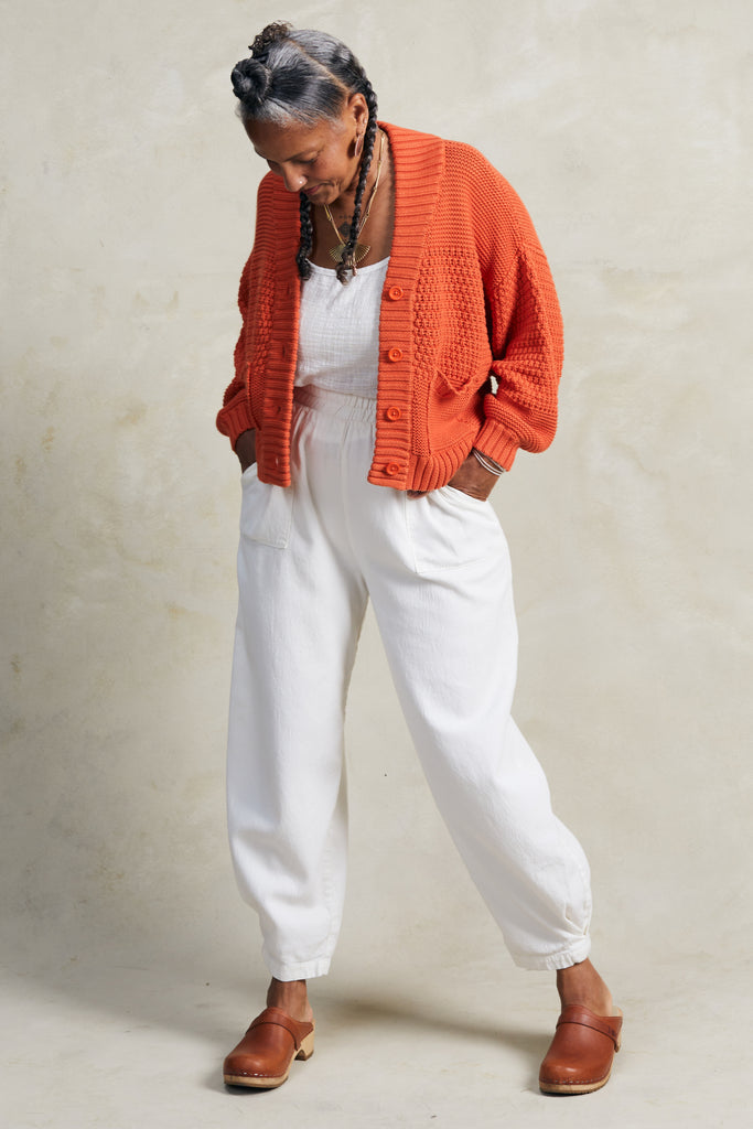 Curator Lino Cardigan
