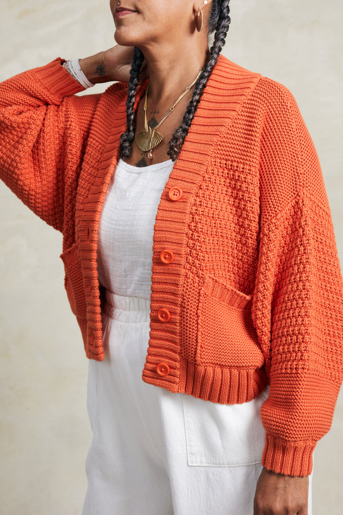 Curator Lino Cardigan