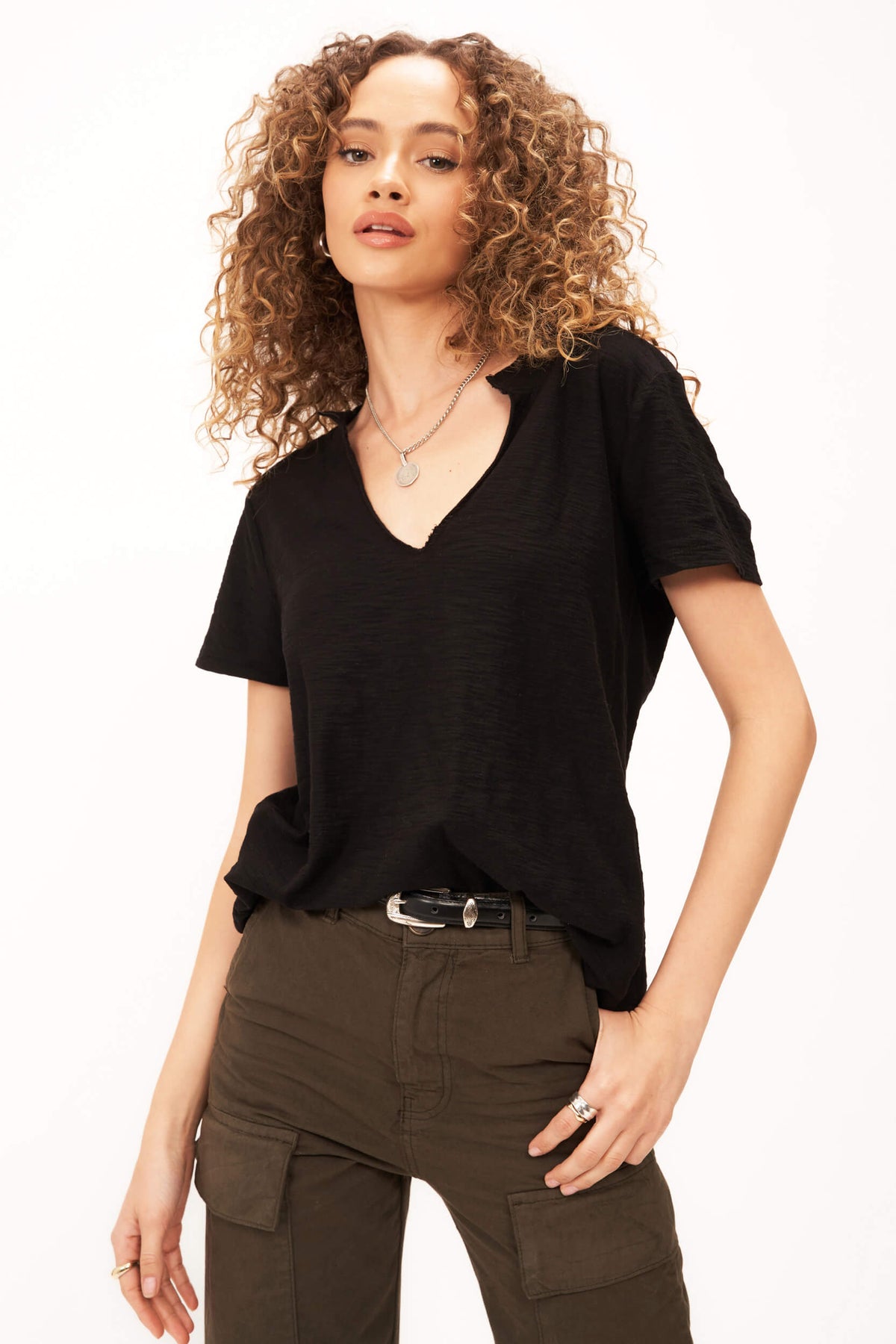 PROJECT SOCIAL T Plata Notched Tee