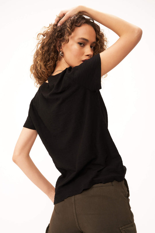 PROJECT SOCIAL T Plata Notched Tee