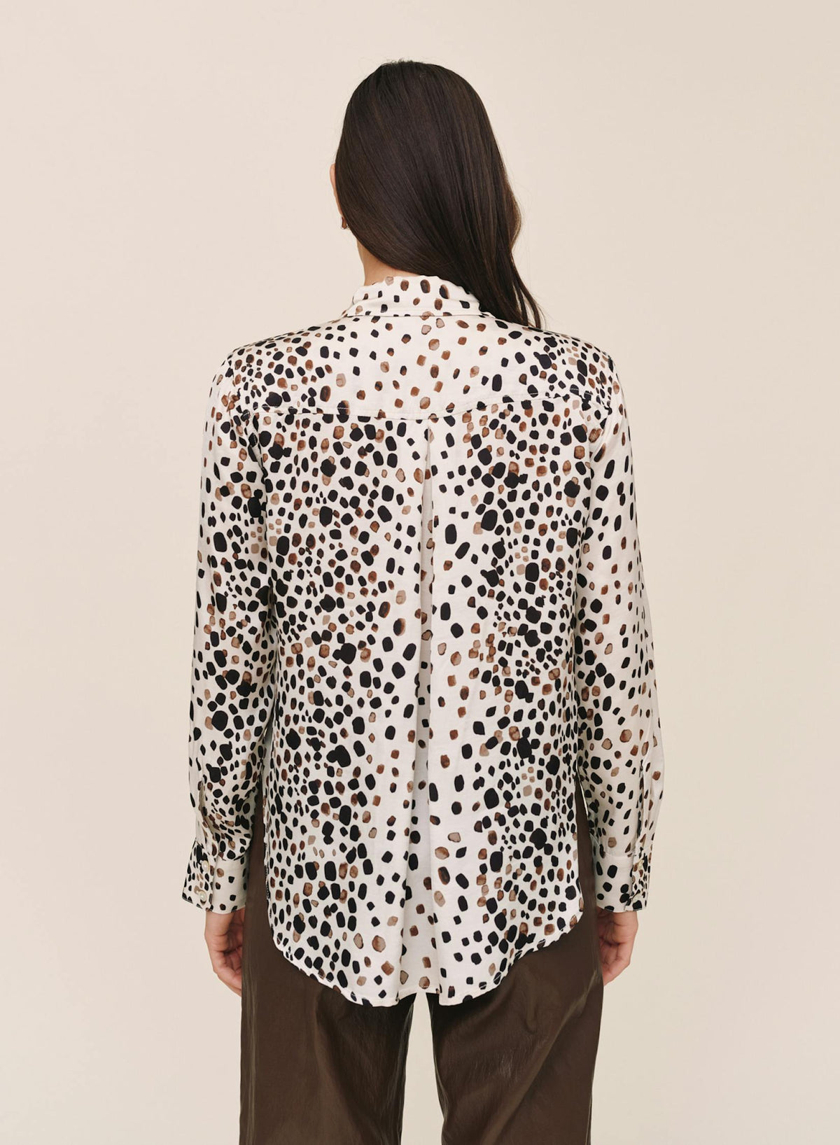 Bella Dahl Long Sleeve Clean Shirt in Painted Spots Print