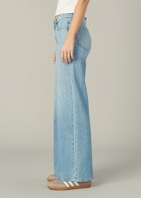 JOE'S JEANS The Lou Lou Petite Low Rise Wide Leg