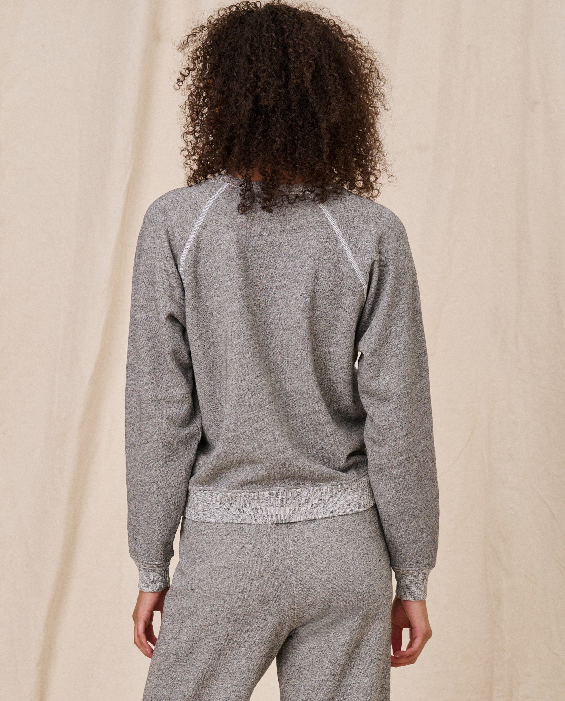 THE GREAT. The Shrunken Sweatshirt in Varsity Grey