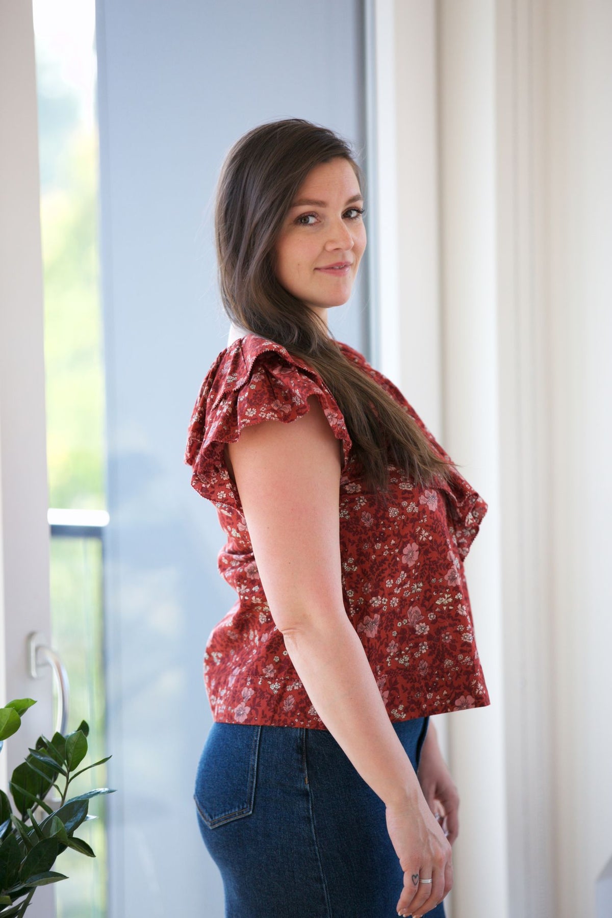 THE GREAT. The Topiary Top in Spice Mesa Floral