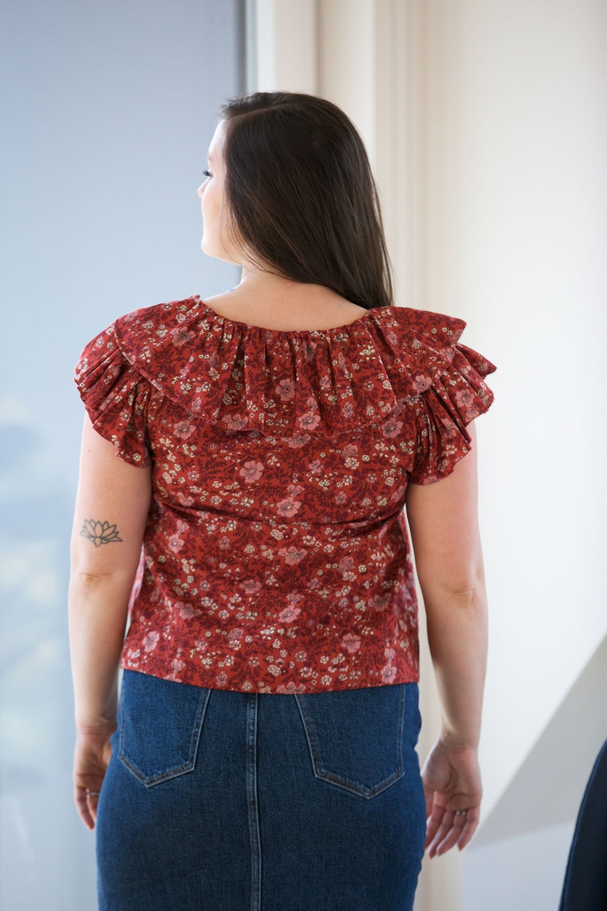 THE GREAT. The Topiary Top in Spice Mesa Floral