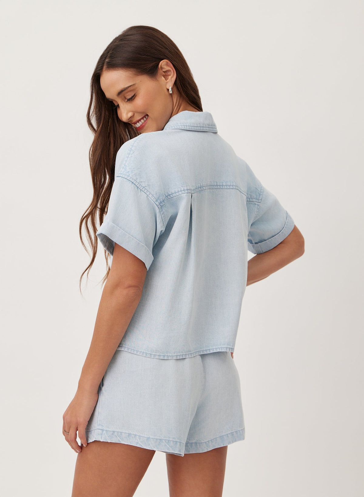 Bella Dahl Two Pocket Short Sleeve Shirt in Oasis Spray Wash