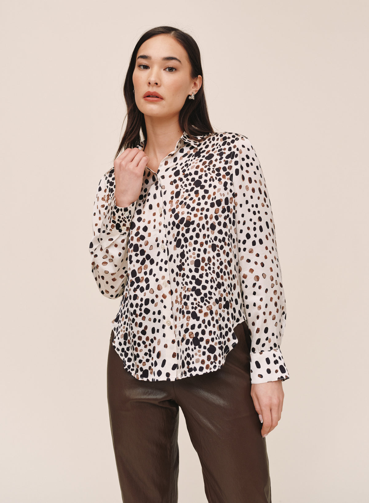 Bella Dahl Long Sleeve Clean Shirt in Painted Spots Print