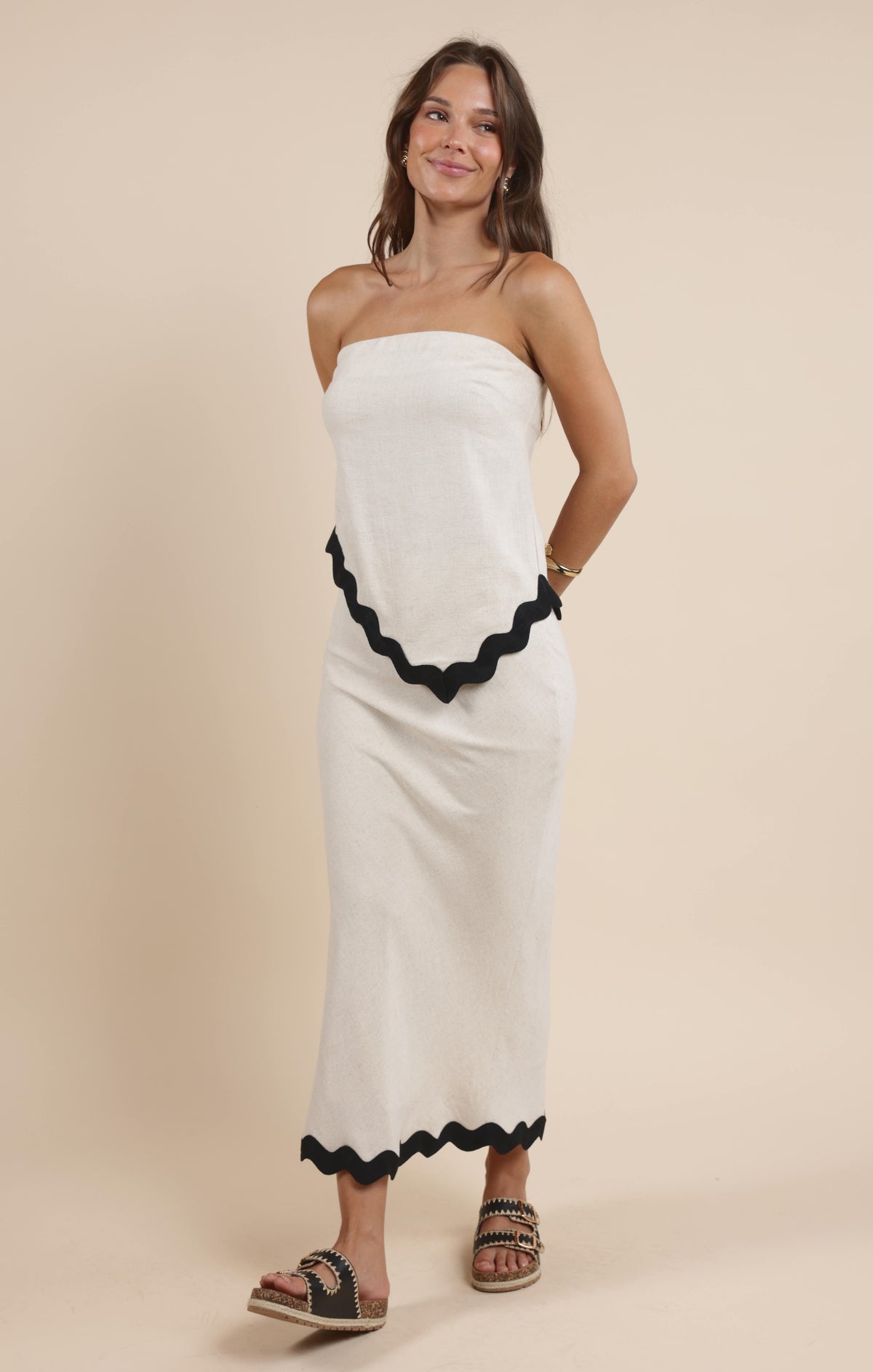 Sadie &amp; Sage Sugarloaf Asymmetrical Wavy Trim Tube Top