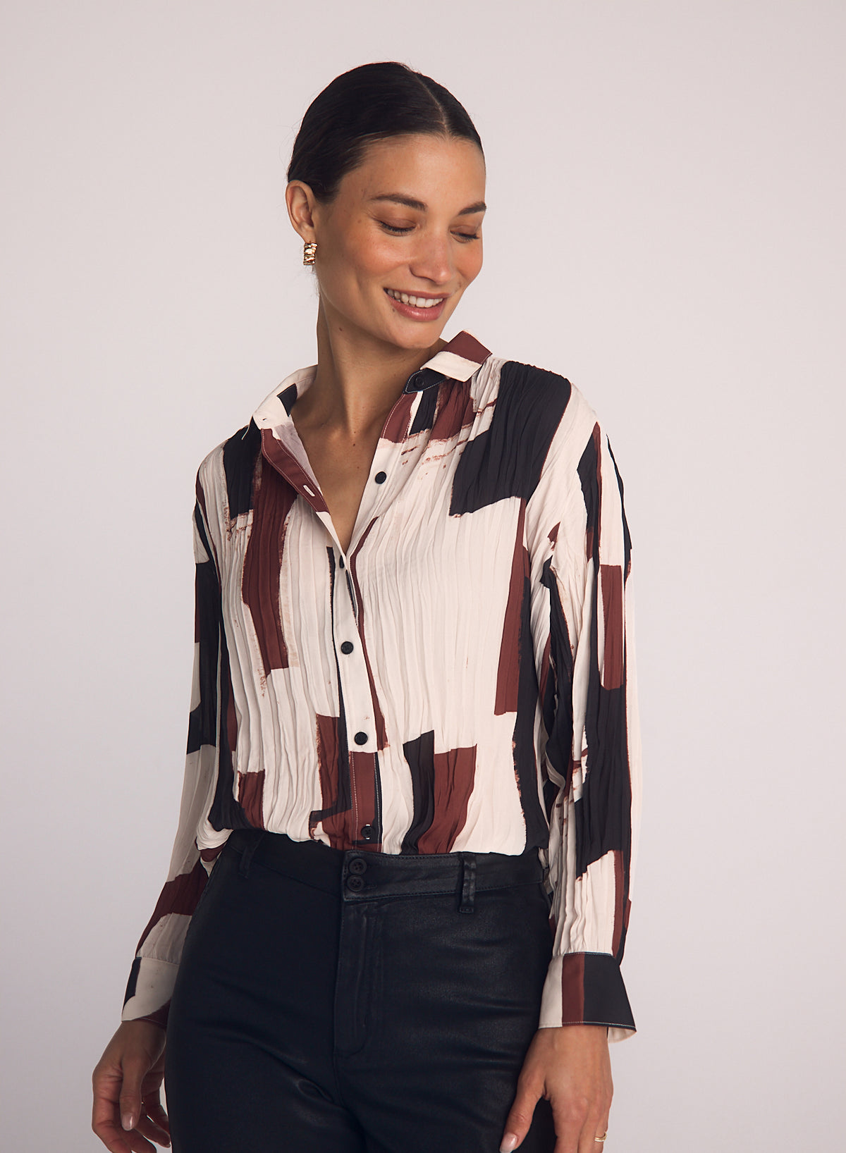 Bella Dahl Pleated Button Down in Modern Art Print
