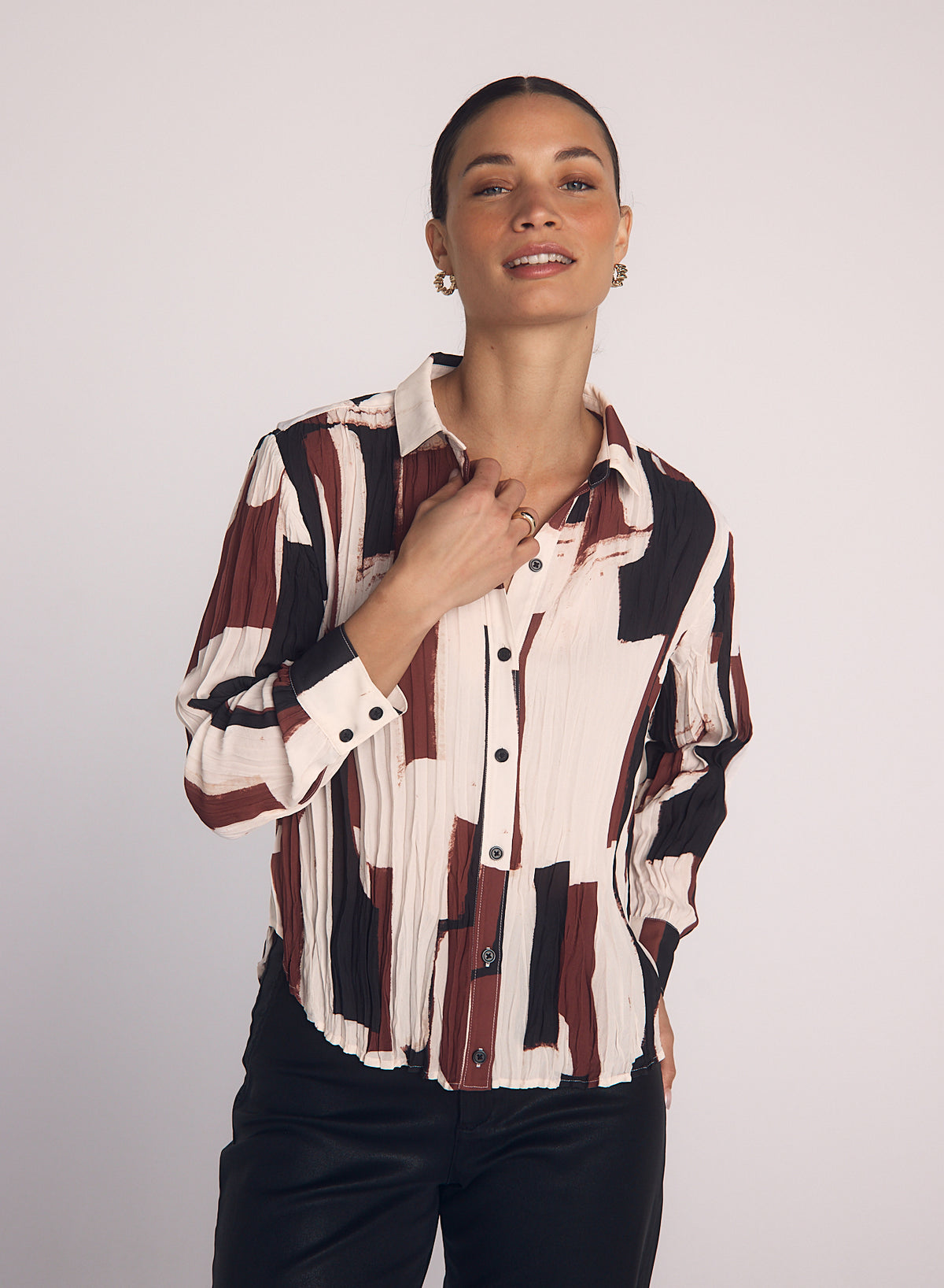 Bella Dahl Pleated Button Down in Modern Art Print