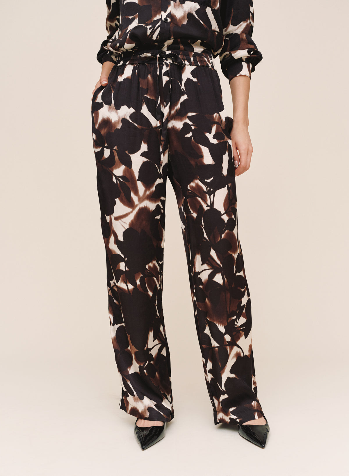Bella Dahl Dressed Up Track Pant With Stripe Shadow Floral Print