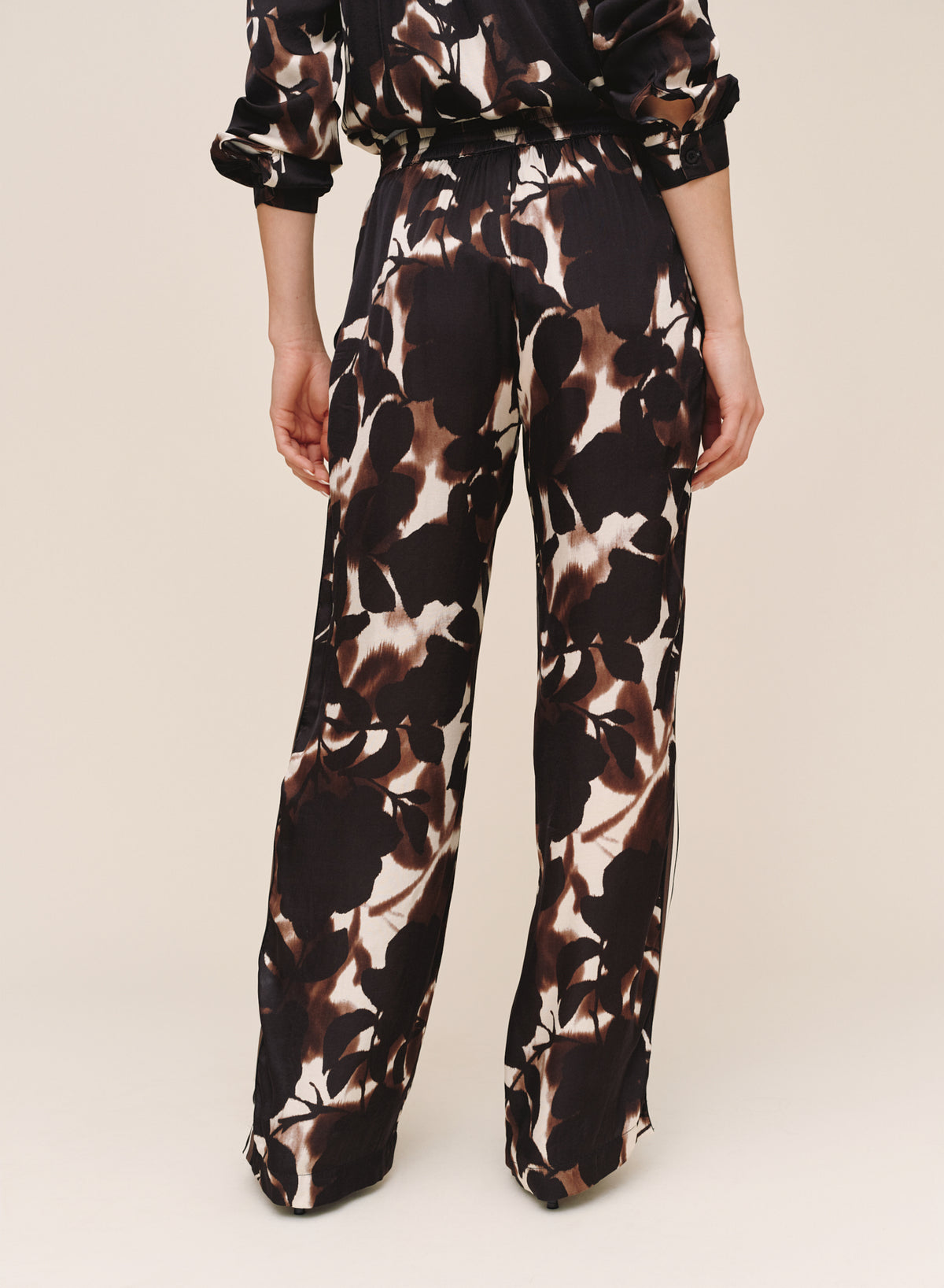 Bella Dahl Dressed Up Track Pant With Stripe