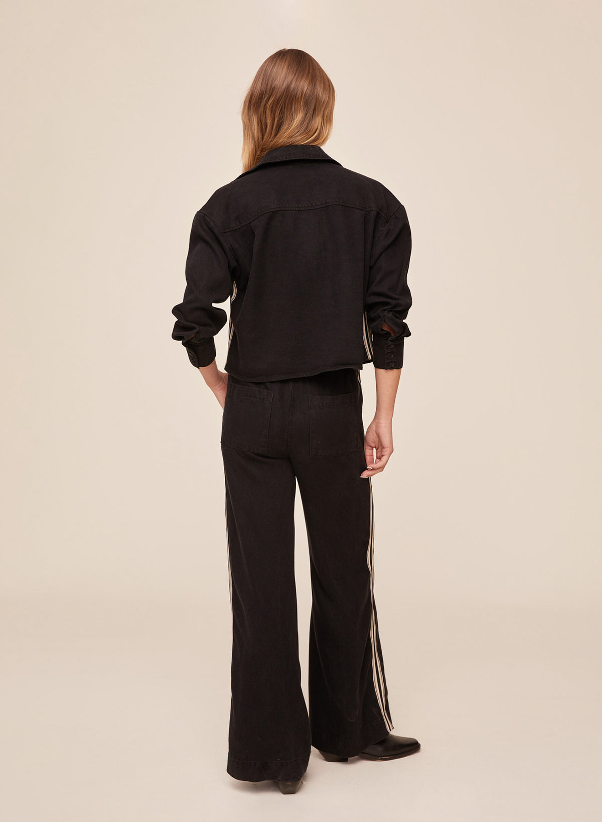 Bella Dahl L/S Two Pocket Trimmed Crop Shirt