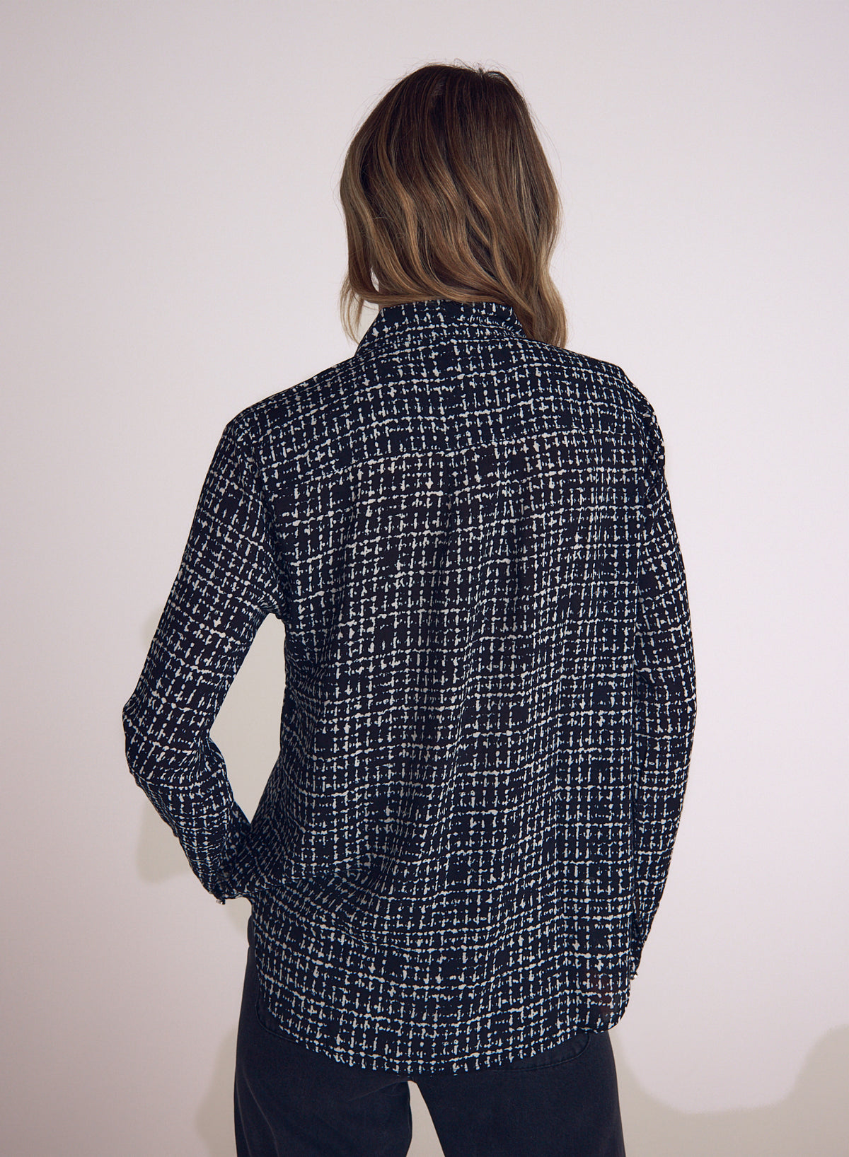 Bella Dahl Clean Front Hipster Shirt in Grid Print