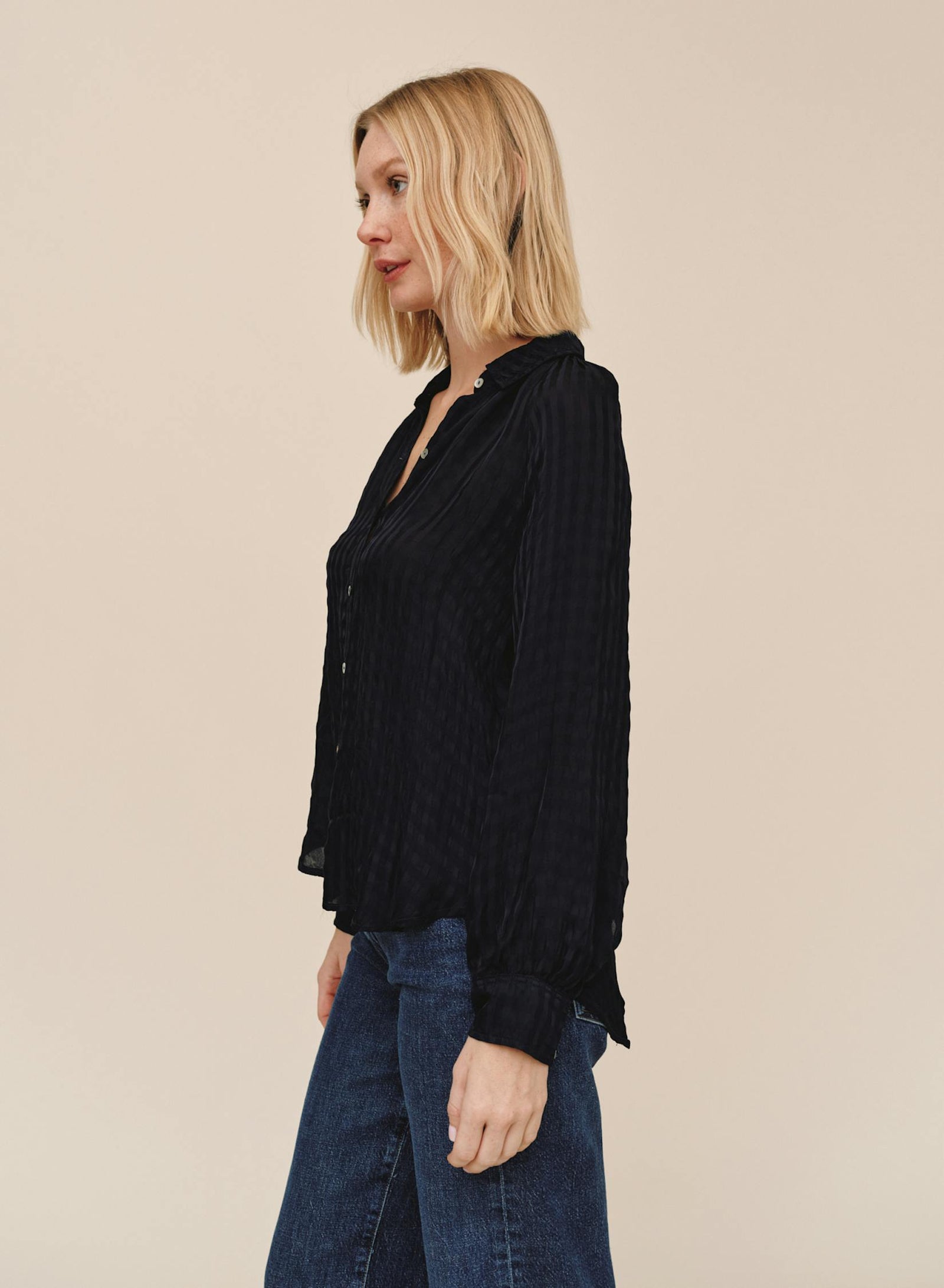 Bella Dahl Flowy Raglan Sleeve Shirt in Mocha