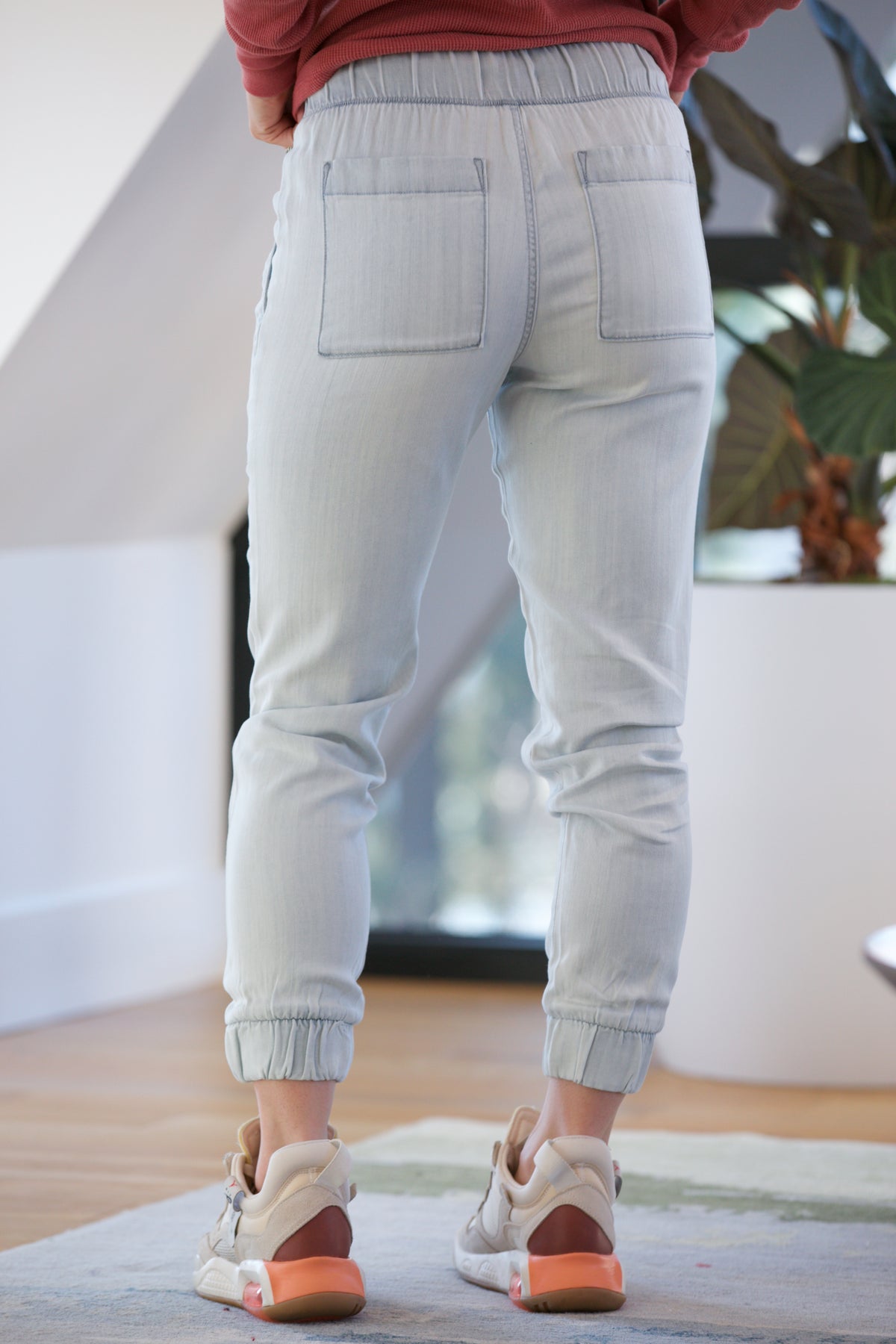 Bella Dahl Pocket Jogger in Sky Blue Wash
