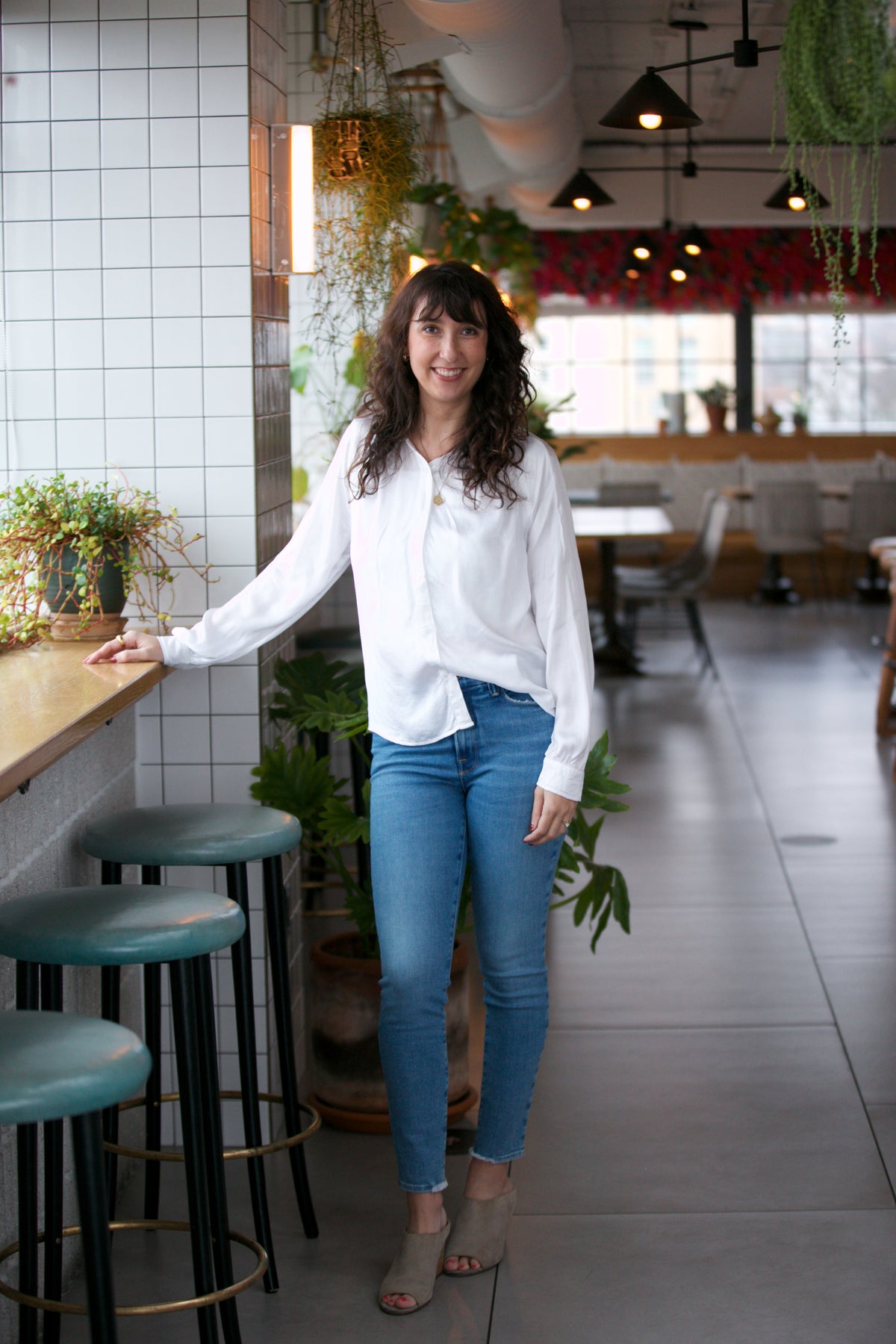 Bella Dahl Long Sleeve Raglan Shirt in White