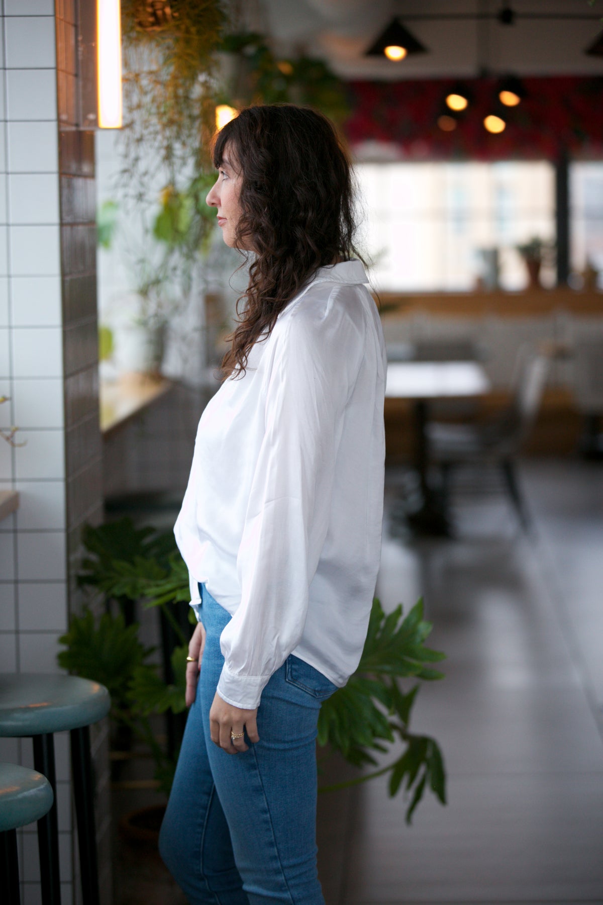 Bella Dahl Long Sleeve Raglan Shirt in White