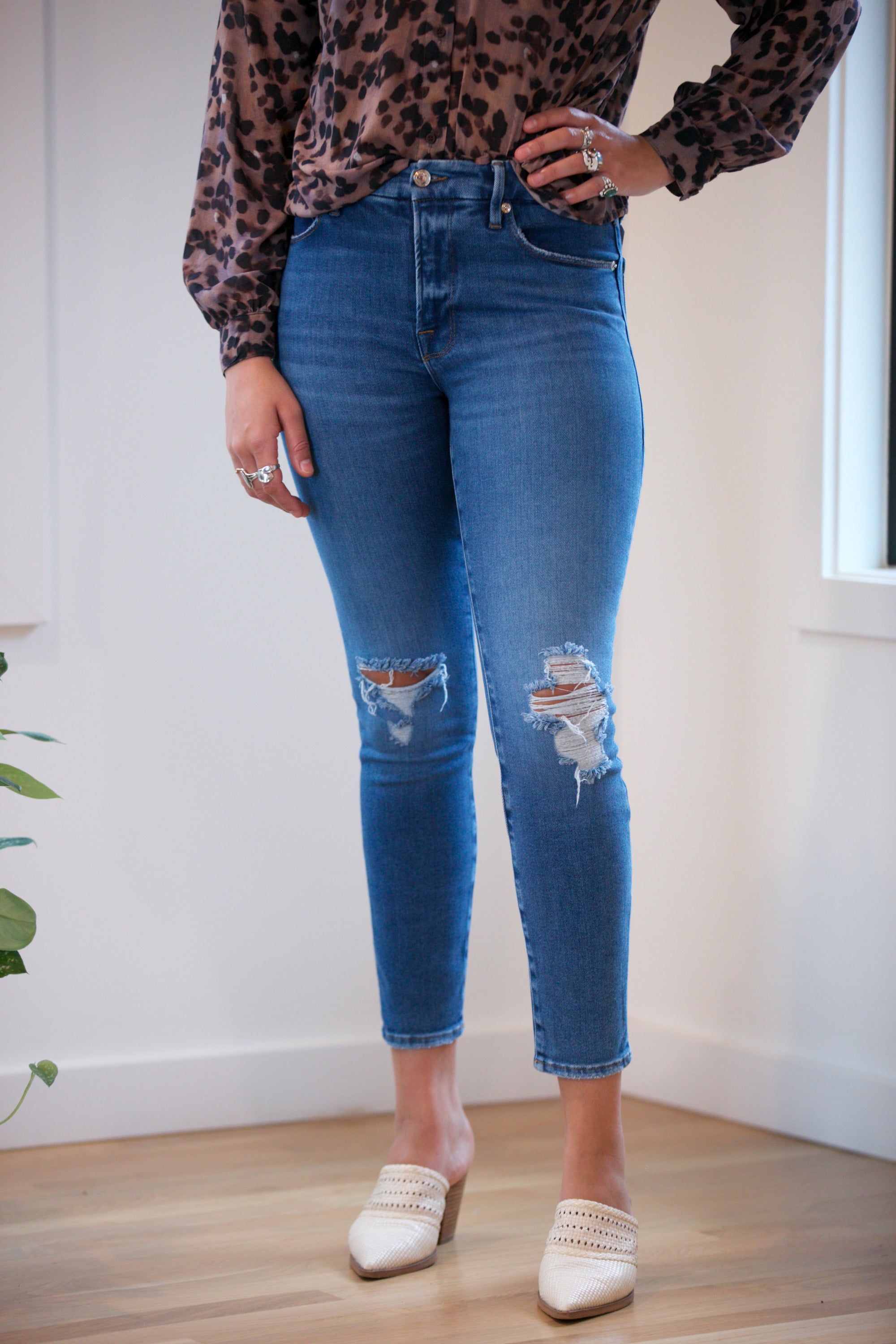 Good American Good Legs Crop Natural Fray in Blue 836