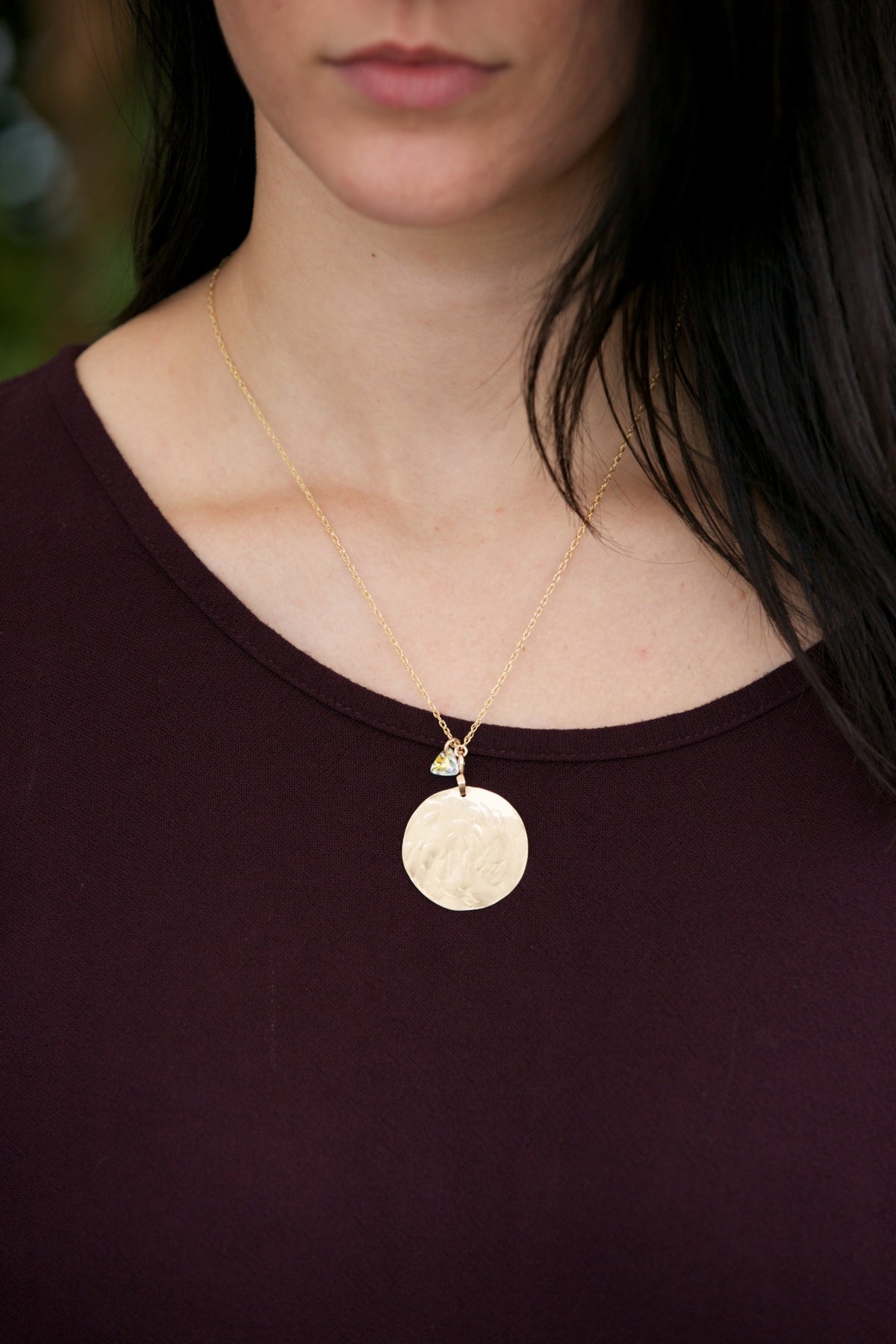 Kenda Kist Medallion Necklace Gold