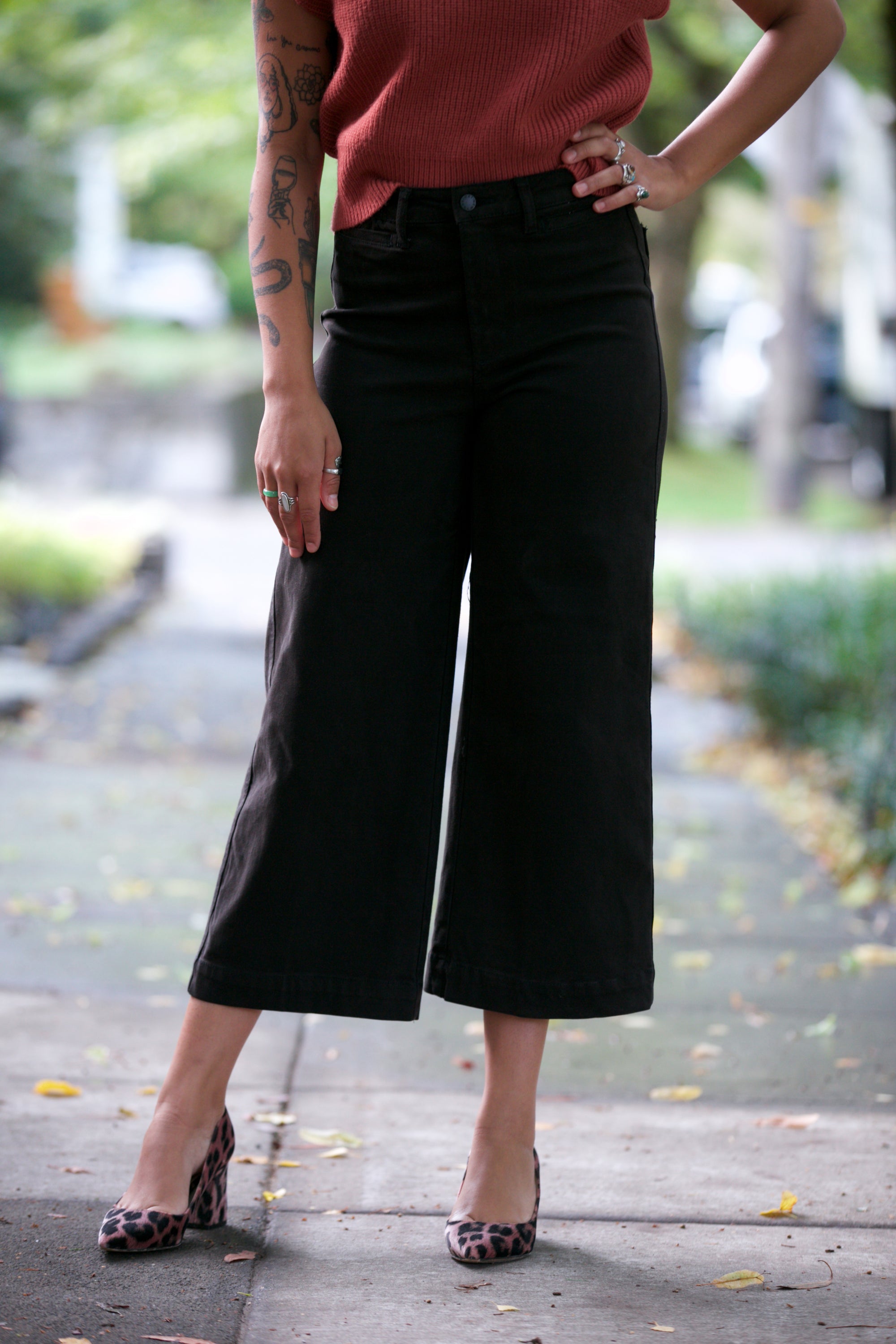 OAT High Rise Clean Wide Leg Crop Pant in Black