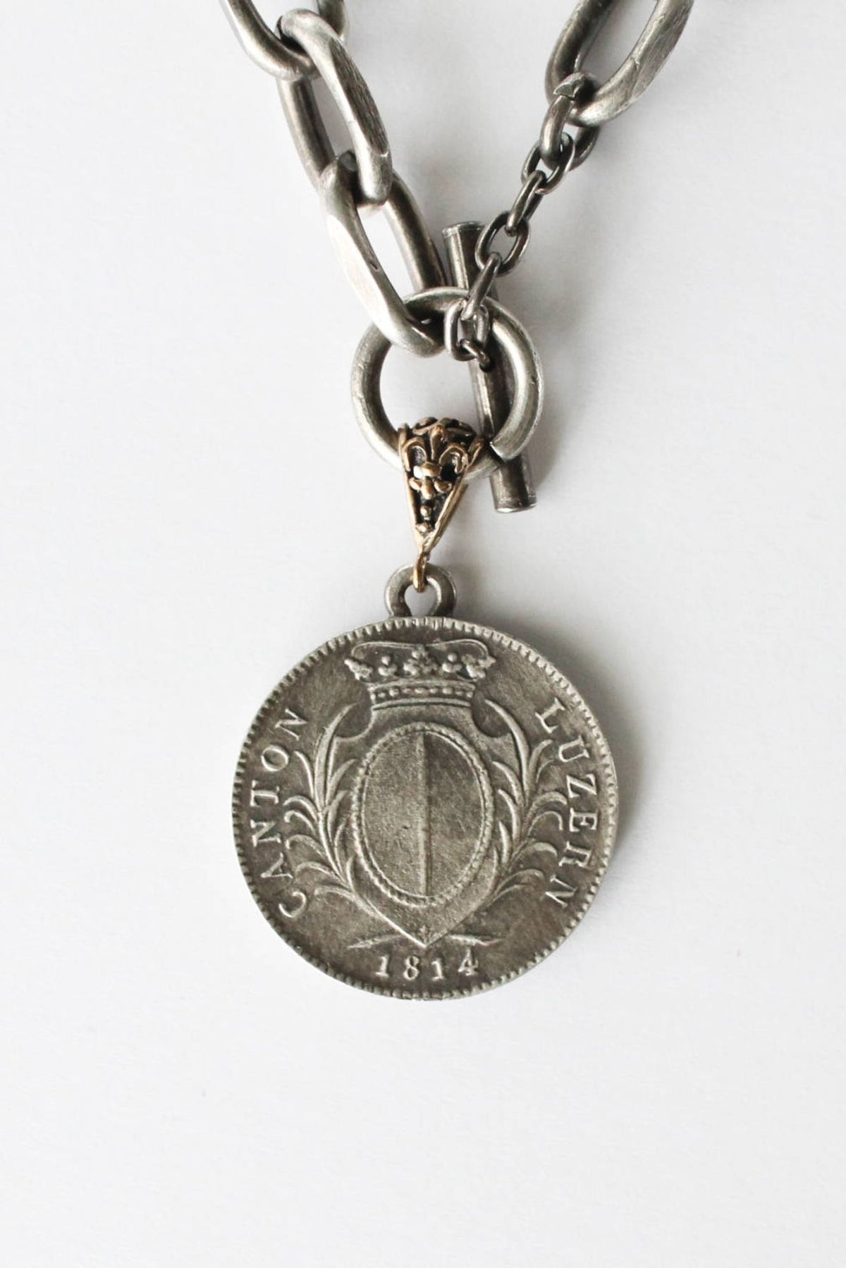 zoWEE Jewels Short Chunky Chain Necklace w/Coin