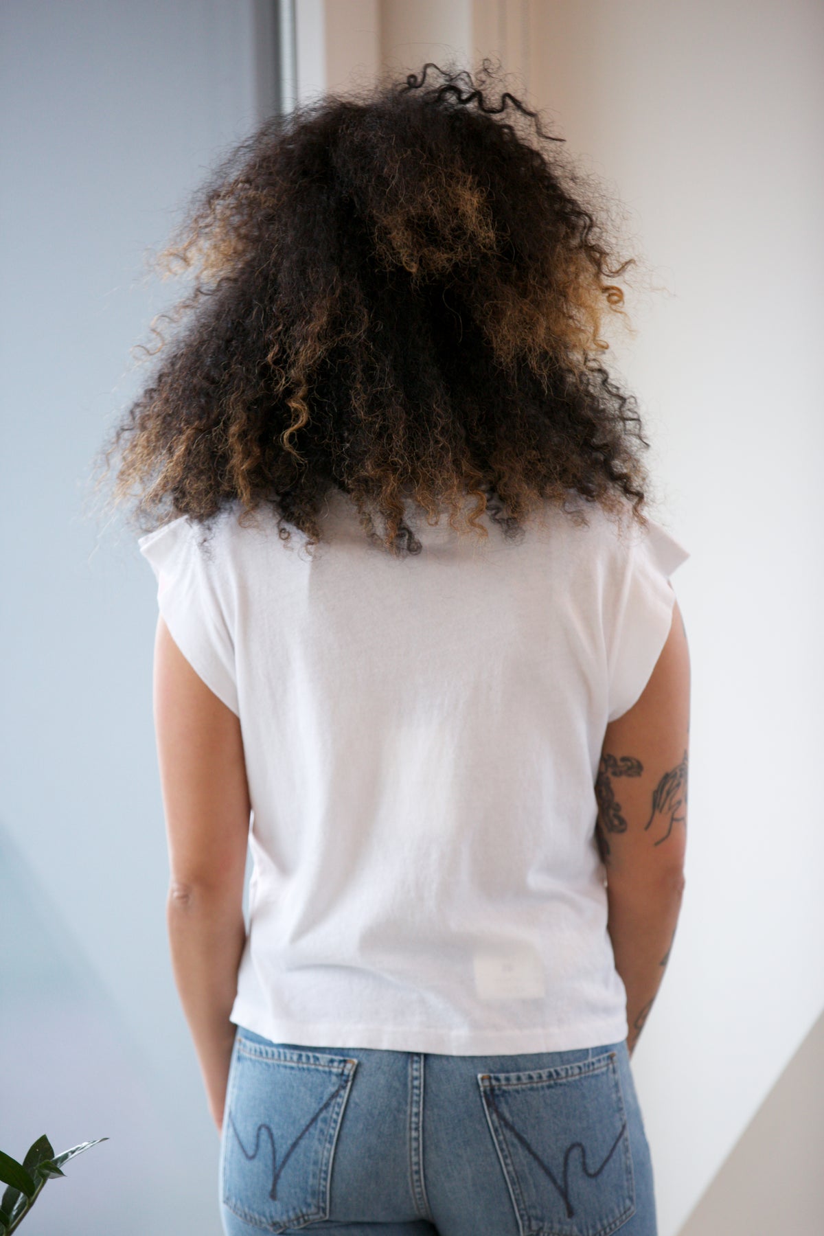THE GREAT. The Peak Shoulder Tee