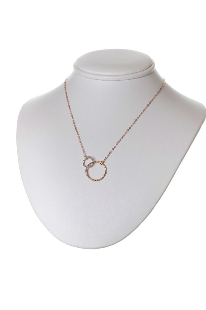 Kenda Kist Interlocking Circles Necklace